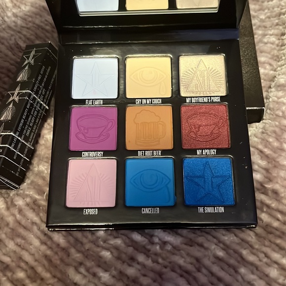 *Limited edition* Mini controversy eyeshadow palette with mini lipstick - Picture 4 of 8